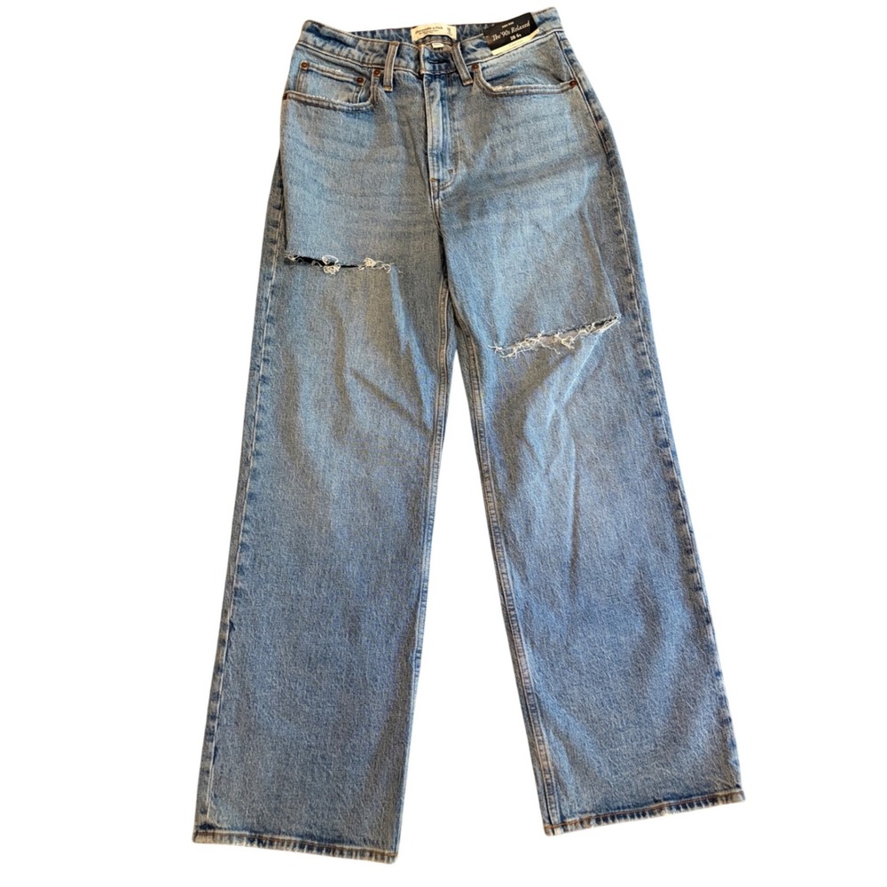 NWT Abercrombie & Fitch Curve Love 90s Relaxed High Rise Distressed Jeans 28 6s